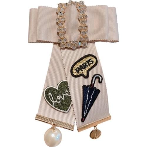Korean New Fashion Ribbon Bow Brooch Rhinestone Pearl Lapel Pin Shirt Dress Collar Badge Clothing Brooches for Women Accessories