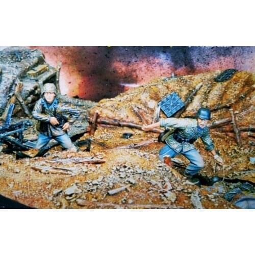 1/35 Resin Figure Model Kit Unassambled Unpainted 1079(3 figures WITH BASE)