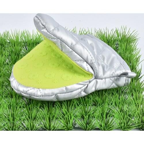 1 PC Microwave Oven Gloves Kitchen Multifunction Plum Pattern Silicone Cotton Heat Resistant Gloves BBQ Kitchen Tools