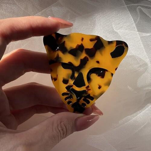 Handmade Leopard Head Brooches Acrylic Safety Pins Women Men Coat Jackets Bag Decoration Accessories Holiday Ornaments Gfits