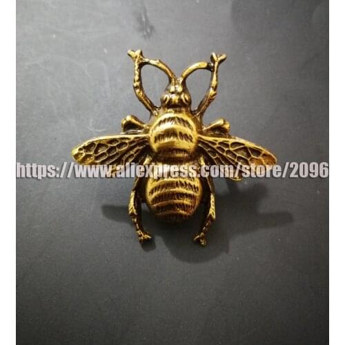 2017 Hot Bee Buckle Hooker Badges Pins for the Shoes Belt Garment insect clothing brooches bee hardware Accessories