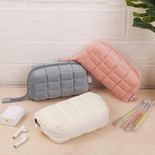 Pure Color Zipper Makeup Storage Pouch Students Pencil Bags Fashion Simple Pillow Plush Purse Organizer Makeup Bags Wholesale