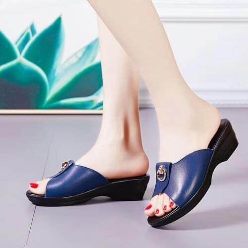 Fashion Fish Mouth European and American Women Platform Slipper Slope with Roman Slippers Women Metal Buckle Large Size