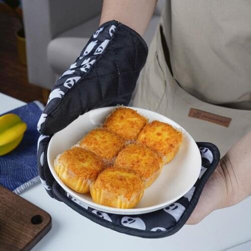 Microwave Oven Heat Insulation Gloves High Temperature Resistant Thickening Kitchen Tools Halloween Spider Nordic Wind With Heat