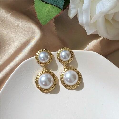 Korean Style Temperament Simple Baroque Pearls Clip on Earrings Women Retro Geometric Round Pearl Clip Earrings Without Piercing
