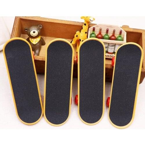 Toy Finger Skateboard Mini Finger Figurine Hand Sport Toy Toddler Gifts 3PCS H055