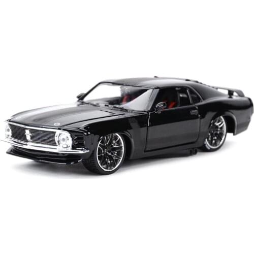Maisto 1:24 1970 Ford Mustang Boss 302 Sports Car Static Die Cast Vehicles Collectible Model Car Toys