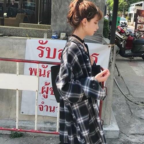 Plaid Classic Retro Plaid Pattern Women Blouse Korean Style Loose Casual Black Lapel Long Sleeve Shirt