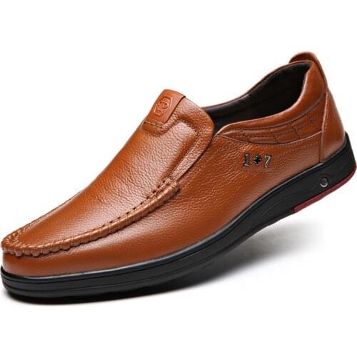 Luxury Brand New 2021 Men Casual Shoes Breathable Slip On Loafers Fashion Single Shoes Plus Size Set Foot Driving Shoes