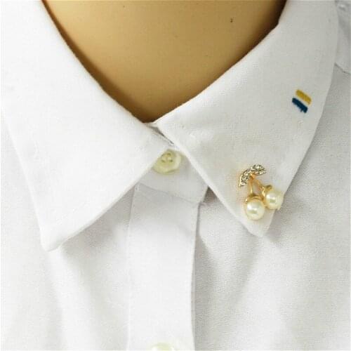 1pcs Fashion Cherry Badge Fashion Brooch Pin for Women and Men Coat Shirt Collar Ornaments Accessory Clothes Decoration