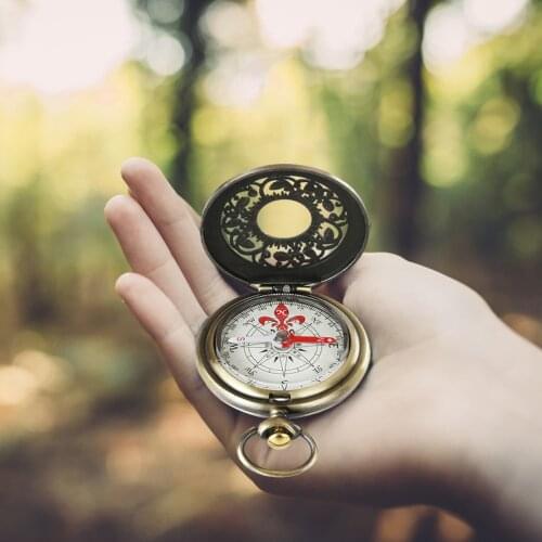 Retro Pocket Watch Compass Outdoor Tool Vintage Bronze Compass Pocket Size Compass for Outdoor Hiking Camping Kid Gifts