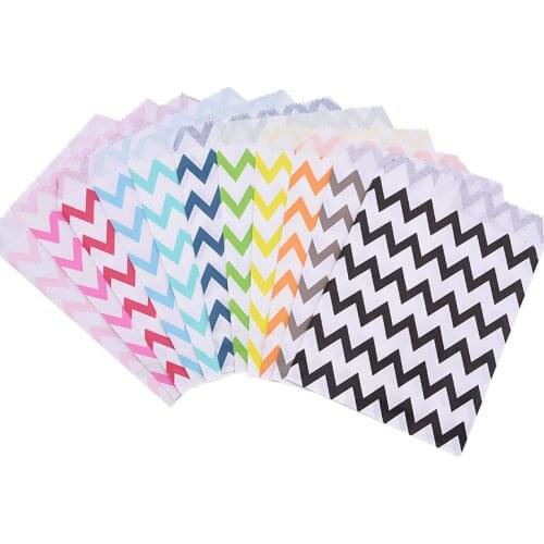 25pcs Paper Bags Treat bags Candy Bag Chevron Polka Dot Bags Christmas Wedding Birthday Party New Year Favors Supplies Gift Bags