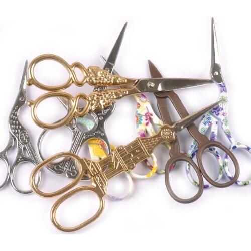 Random 2pcs Tailor Scissors Cross Stitch European Retro Embroidery Scissors For Craft Gold Sewing Handicraft DIY Home Tool c2763