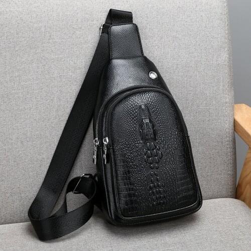2002 Mens Backpack PU Leather Black Chest Bag Crocodile Bag Mens Large Capacity Bag Versatile Zipper Solid Casual Soft Men