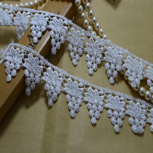 4cm wide(5yards/lot) white hollow water soluble lace trim for garments and wedding decoration materials-a103