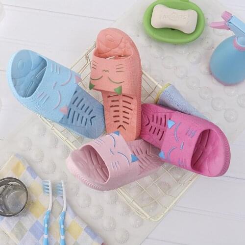 Summer Indoor and Outdoor Slippers Couple Bathroom Leaking Sandals Soft Bottom Plastic Slippers Light Cat Pattern Shoes