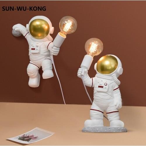 Modern Astronaut Table Lamps Art Resin Desk Lamp Bedroom Lamp Nordic Creative Living Room Loft Decor Space Man LED Night light