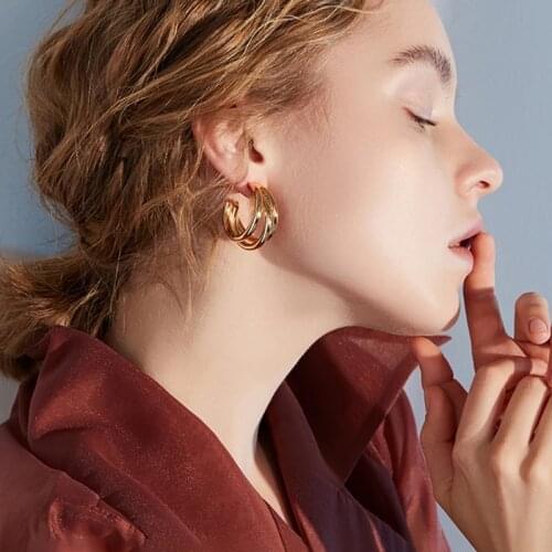 Docona Vintage Hollow Out Geometry Hoop Earrings for Women Temperament C-Shaped Letter Alloy Metal Wedding Jewelry сережки 6984