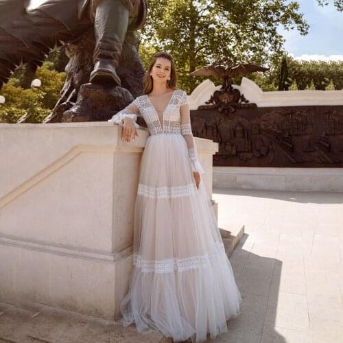 Vintage Beach Wedding Dress Long Sleeve V Neck Lace A Line Appliques Dream Bridal Gowns
