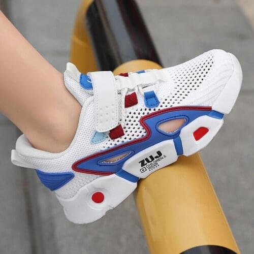 Boys' sports shoes, childrens sports shoes, summer new style flying woven color matching childrens shoes, hollow sports shoes