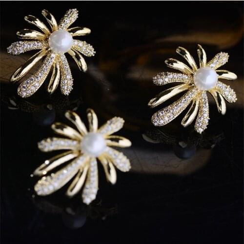 OKILY Cute Gold Color Zirconia Fireworks Brooches for Women Men Delicate Lapel Pin with Pearl Fashion Small Coat Accessories