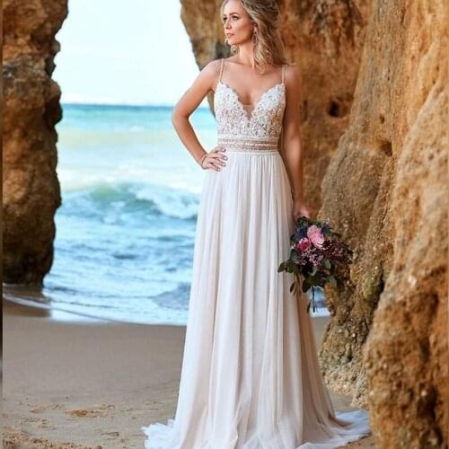 Summer Boho Beach Sleeveless Bridal Wedding Dresses Lace V Neckline with Spaghetti Straps Wedding Gowns for Bride Back Out 2021