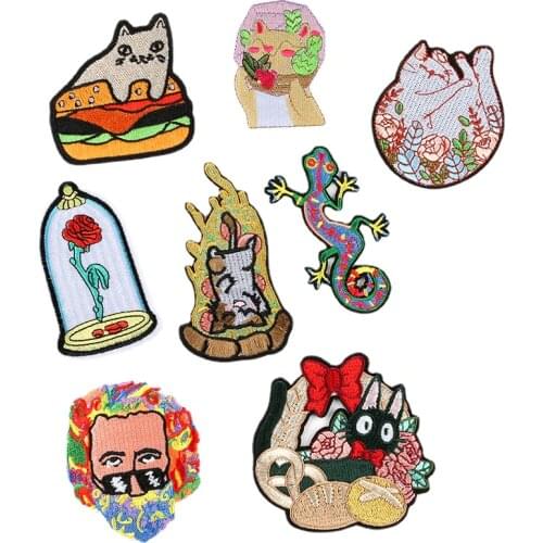 Cartoon Cat Embroidered Patches Iron on For Clothing Lizard Flower Appliques Kawaii Flower Cats Badges Coats Hats Shoes Parches