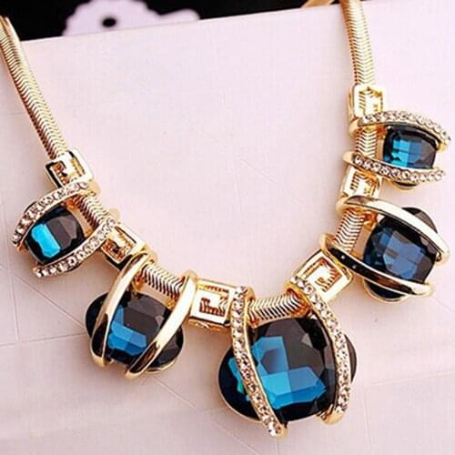 Fashion Women Crystal Pendant Golden Chain Choker Beauty Statement Bib Necklace Chain Female Quartz Pendant Necklace Jewelry