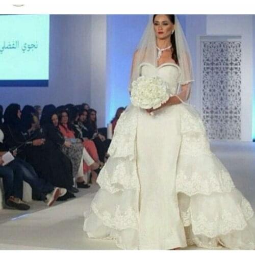 Custom Made 2018 Vintage Long White Sleeveless Vestido De Noiva Renda Backless mother of the bride dresses With Deatchable Train