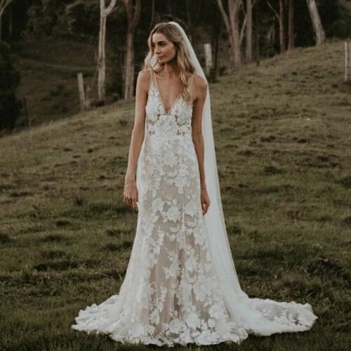 Spaghetti Straps Champagne Lace Sheath Wedding Dress Open Back Nude Bridal Dress vestido de noiva manga longa