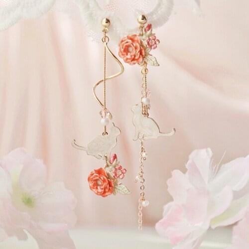 New Cat Flower Metal Earrings Asymmetrical Long Womens Fashion Earrings All-match Elegant Temperament Jewelry