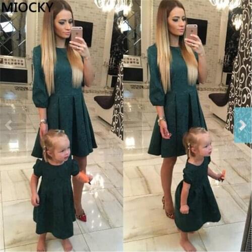Autumn Mother Daughter Dresses 2019 Winter Zipper Half Sleeve Deep Green Swing Dress Women Baby Girl Mommy And Me Clothes C0547