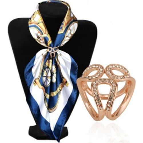 Women Luxury Scarf Buckle Wedding Hoop Brooch Pins Crystal Holder Silk Shawl Buckle Ring Clip Scarf Jewelry Female Gift