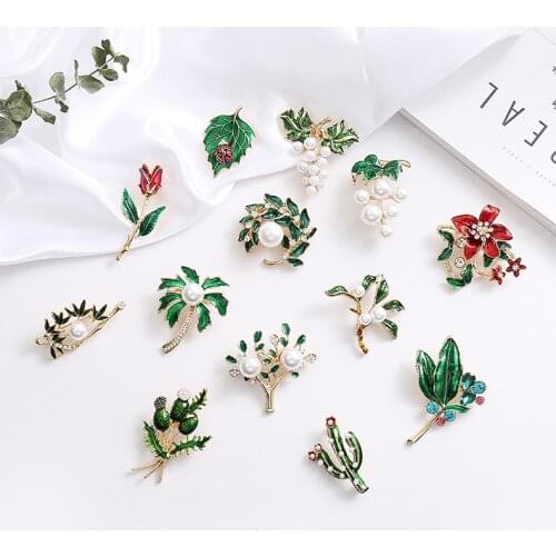 Brooches for Women Vintage Cute Brooch Pearl Scarf Buckle Pin Renaissance Plant Flowers Luxury Jewelry Fashion Gift New 2021