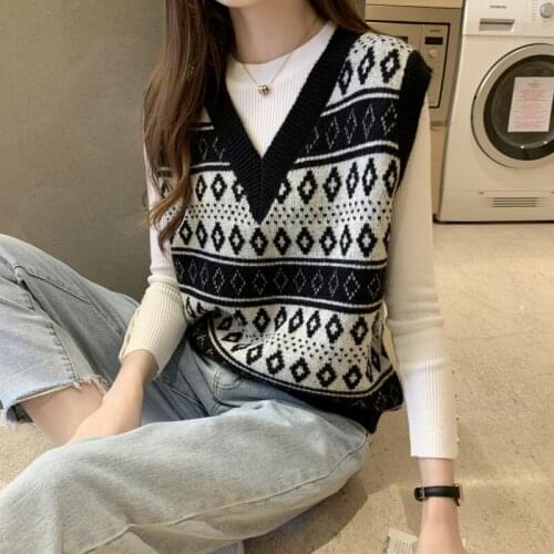 2021 Autumn And Winter New Loose Versatile Knitted Vest Sweater Women Sleeveless V-neck Casual Wear Femme Sweaters Black