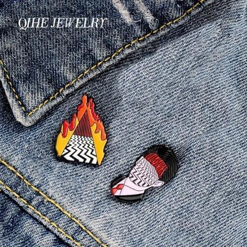 QIHE JEWELRY Creative Stage Show Enamel Lapel Pins Movie TV Brooches Badges Fashion Pins Gifts for Friends Wholesale