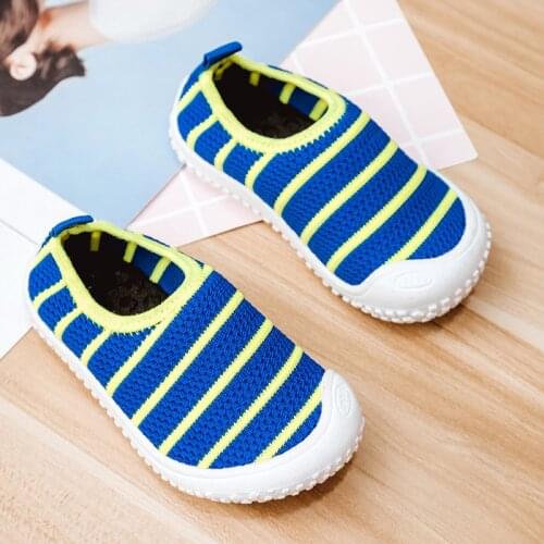 2018 New Spring and Summer Children Sneakers Boy Girl Sports Shoes Lightweight Breathable Fly Woven Gym Slip-on Shoes Antiskid