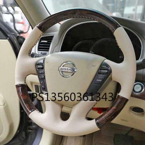 Suitable for Nissan X-TRAI Sylphy Teana Qashqai Tiida hand-stitched steering wheel cover leather suede carbon fiber grip cover