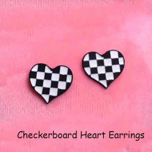 2000s Aesthetic Checkerboard Heart Stud Earrings for Women Y2K Jewelry Punk Goth Vintage INS Earrings Egirl Fashion Friends Gift