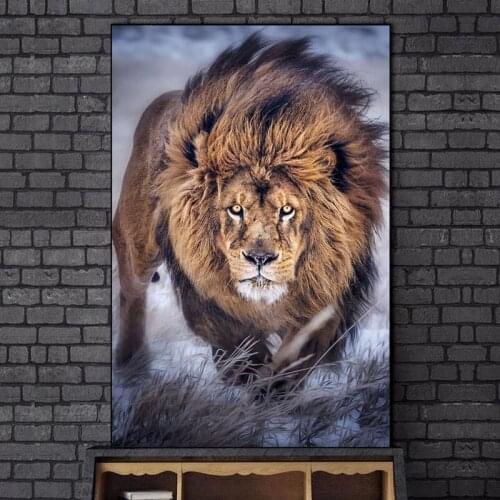 Modern Wildlife Ling Feng Watching Lion Canvas Painting Posters and Prints Cuadros Wall Art Picture Living Room Home Decoration