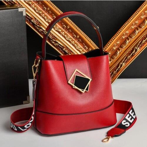 Ladies Messenger Bag 2021 New Fashion Lock Bucket Bag Wide Shoulder Strap Womens Handbag High Quality Female Crossbody Bags Sac