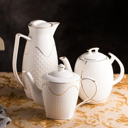 European Ceramic Pitchers Water Bottles White Porcelain Kettle Home Juice Jug Large Capacity Teapot Heat Resistant Coffee Pot