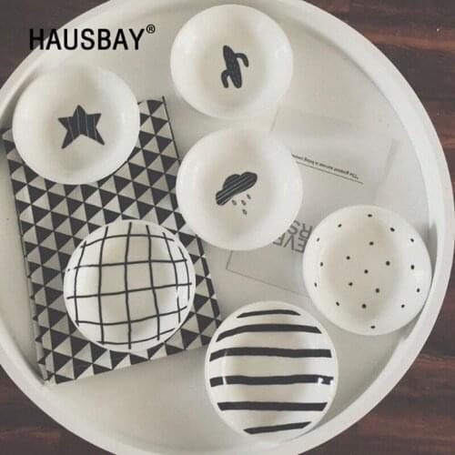 3pcs Mini Dish Cactus Star White Black Ceramic Plate Seasoning Soy Sauce Vinegar Plates Candy Cute Dishes Kitchen Tool 1254