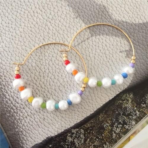 Trendy Gold Color Thin Copper Hoop With Pearl Colorful Bead Strand Medium Size Earrings For Women Girl Elegant Lovely Jewelry