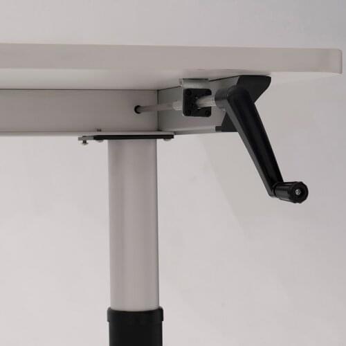 Manual height adjustable desk