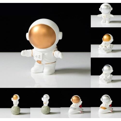 2 Colors Lovely Spaceman Shape Figurines Statue Model Portable Handicraft Statue Resin Miniatures Figurine for Kids Gifts