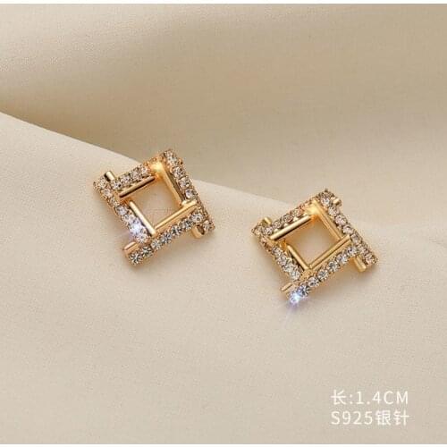 Diamond-studded Super Flash Diamond-shaped Hollow Fashion Temperament Korea Ear Rings Female New Trendy Ear Jewelry Wholesale