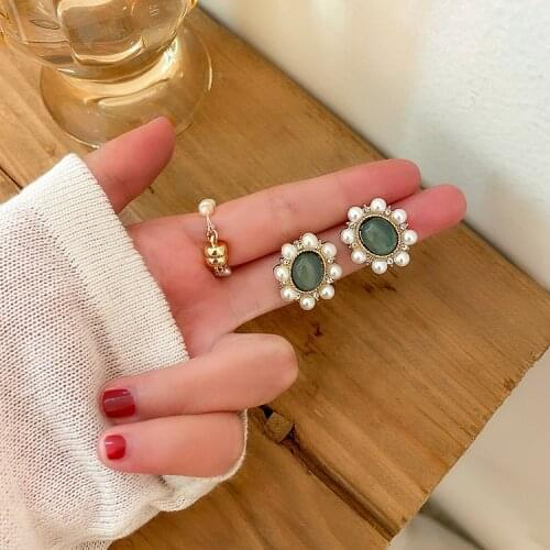 Fashion jewelry Korean Personality Wild Opal Simulation Pearl Earrings Fashion Retro Temperament Ear stud earrings women jewelry