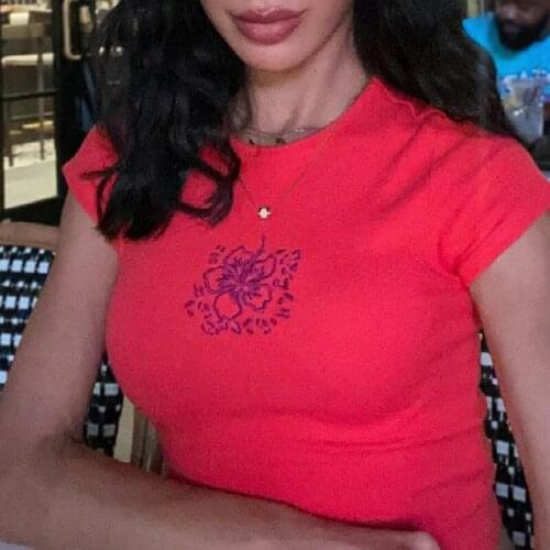 Vintage Floral Embroidery Crop Top Baby Tees Y2K Aesthetic Skinny T-shirts Vintage O Neck Bodycon Tshirts Streetwear Summer