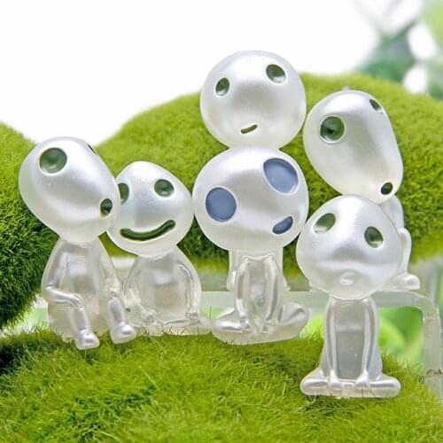 Kawaii Resin Crafts Bonsai Miniatures Gnome Home Decor Fairy Garden Moss Terrarium Decoration Luminous Mini Alien Dolls